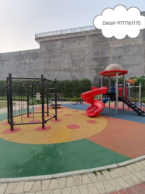 Swimming Pool in 3.5 BHK Apartment at Saviour Park, Mohan Nagar – for Rent