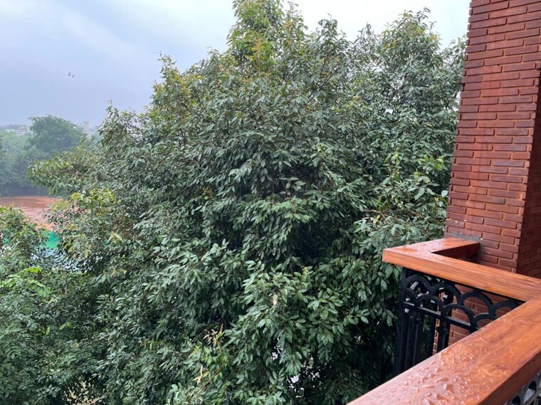 Balcony, defence colony 3 Bedroom 2100 Sq.Ft. Builder Floor In Defence Colony Delhi 10723192