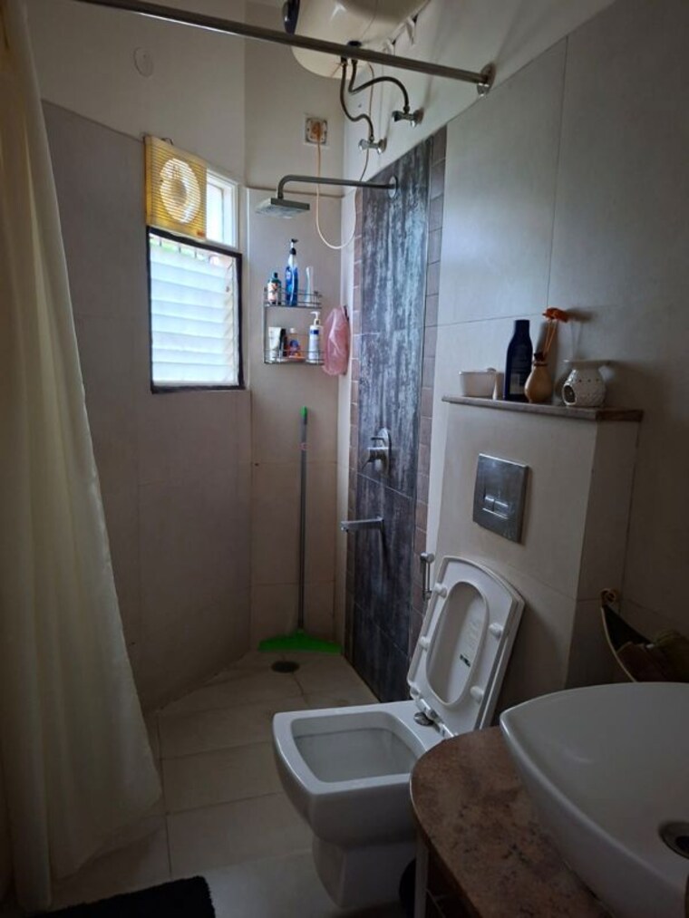 Bathroom, regency-place 3 Bedroom 2100 Sq.Ft. Apartment In Richmond Road Bangalore 10722532