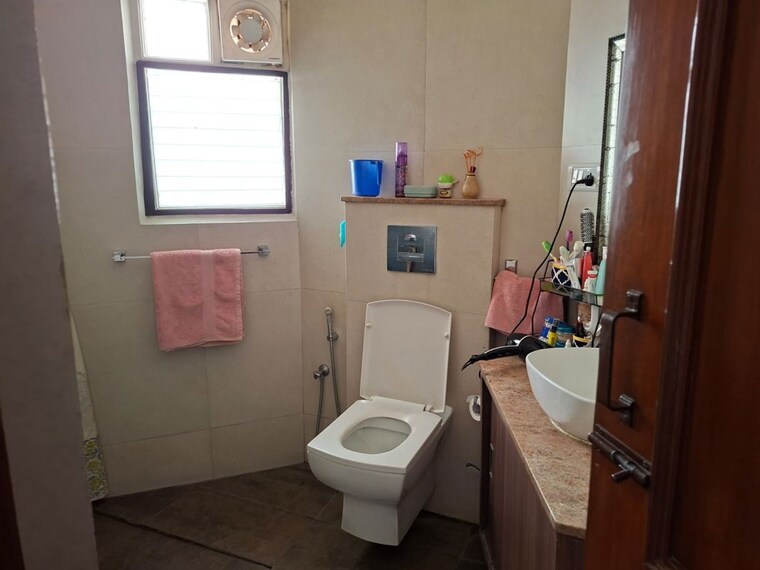 Bathroom, regency-place 3 Bedroom 2100 Sq.Ft. Apartment In Richmond Road Bangalore 10722532