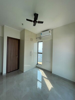 Room in 1 BHK Apartment at Sheth Irene, Malad West – for Rent