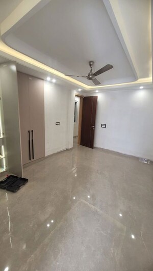 Room in 3 BHK Builder Floor at Greater Kailash I – for Sale