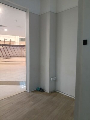 Room in  Office Space at Express Zone, Malad East – for Rent