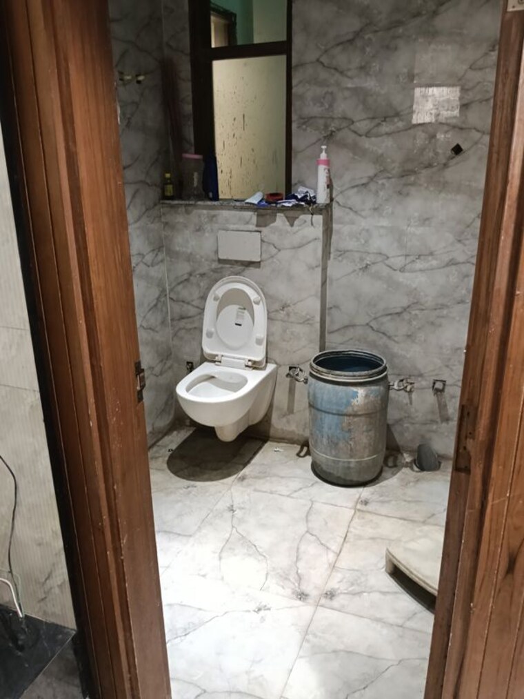 Bathroom, vasundhara sector 1 3 Bedroom 100 Sq.Mt. Builder Floor In Vasundhara Sector 1 Ghaziabad 10723300
