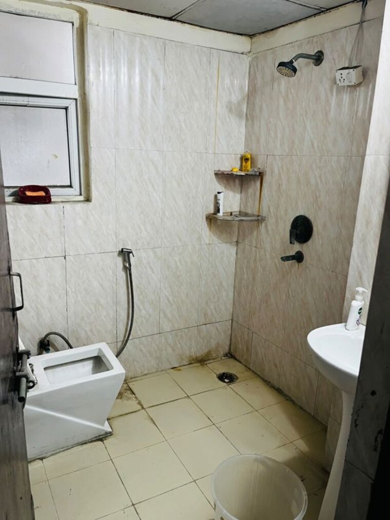 Bathroom, supertech-cape-town 3 Bedroom 1295 Sq.Ft. Apartment In Sector 74 Noida 10723350