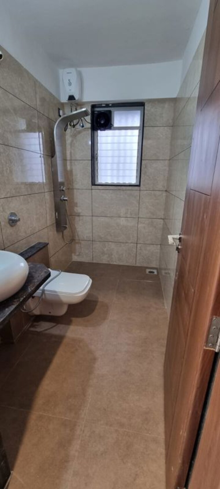 Bathroom, shroff-aureta 3.5 Bedroom 1600 Sq.Ft. Apartment In Koregaon Park Annexe Pune 10723346