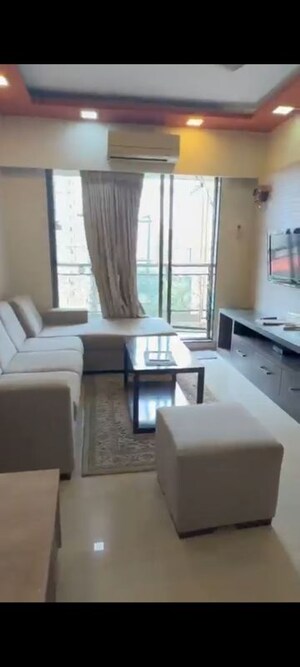Team Area in 2 BHK Apartment at Lake Home, Powai – for Rent