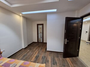 Room in 4 BHK Builder Floor at BPTP District 3, Sector 85 – for Rent
