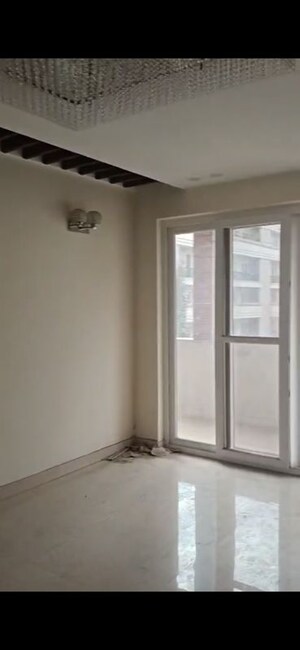 Room in 3.5 BHK Apartment at Ireo Victory Valley, Sector 67 – for Rent