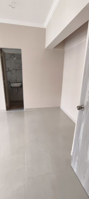 Room in 2 BHK Apartment at Raunak Unnathi Woods Supreme, Ghodbunder Road – for Rent