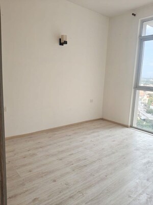 Room in 3.5 BHK Apartment at Ireo Victory Valley, Sector 67 – for Rent