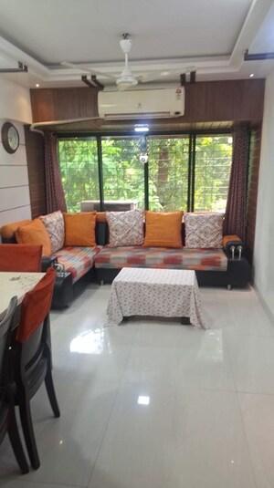 Bedroom in 2 BHK Apartment at Pearl Heights, Andheri West – for Rent