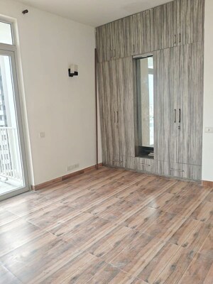 Room in 4 BHK Apartment at Ireo Victory Valley, Sector 67 – for Rent