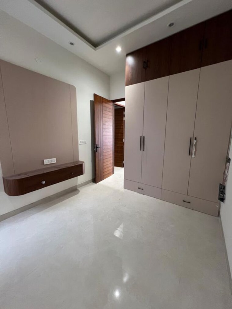 Room, ambala highway 4 Bedroom 104 Sq.Yd. Independent House In Ambala Highway Zirakpur 10723471