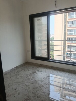 Room in 2.5 BHK Apartment at Osho Ankur Palace, Borivali West – for Rent