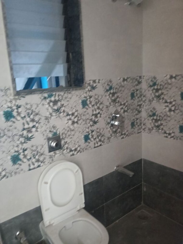 Bathroom, osho-ankur-palace 2.5 Bedroom 750 Sq.Ft. Apartment In Borivali West Mumbai 10723474