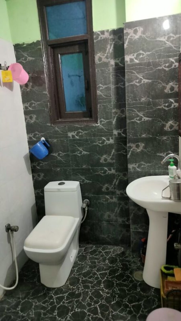 Bathroom, buildlopers-hi-tech-homes 2 Bedroom 650 Sq.Ft. Builder Floor In Sector 104 Noida 10723526