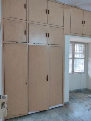 Room in 2 BHK Apartment at Shipra Suncity, Vaibhav Khand – for Rent