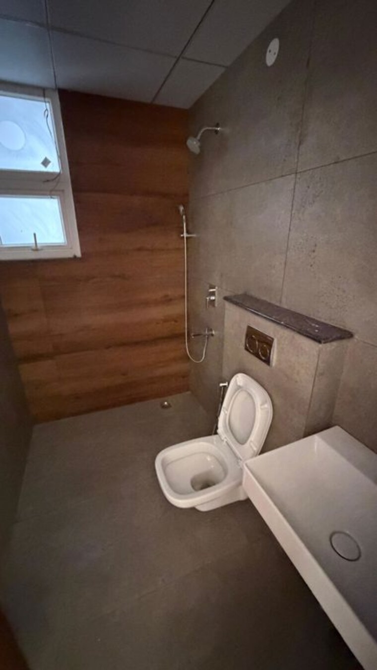 Bathroom, malwa-escon-primera 2 Bedroom 1305 Sq.Ft. Apartment In International Airport Road Zirakpur 10723572