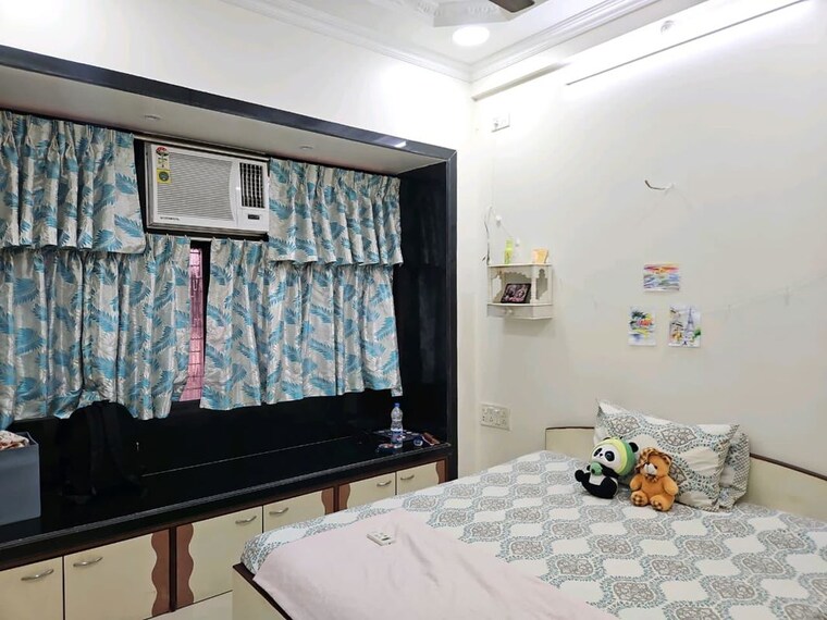 Bedroom, ambedkar-nagar-chs 2 Bedroom 560 Sq.Ft. Apartment In Worli Mumbai 10723585