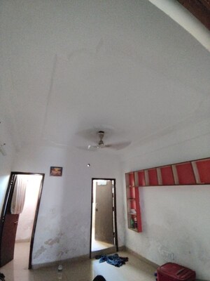 Furnished Amenities in 3.5 BHK Builder Floor at CGHS Shatabdi Enclave, Sector 49 – for Rent