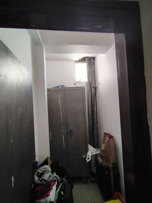 Furnished Amenities in 3.5 BHK Builder Floor at CGHS Shatabdi Enclave, Sector 49 – for Rent