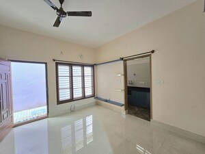 Room in 1 BHK Apartment at Indiranagar – for Rent