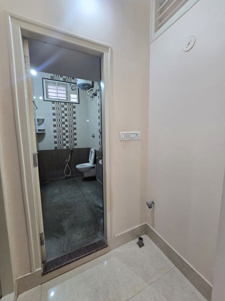 Bathroom, indiranagar 1 Bedroom 600 Sq.Ft. Apartment In Indiranagar Bangalore 10723598