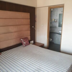 Room in 3 BHK Apartment at Aquarius Tower, Khar West – for Rent