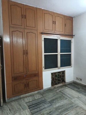 Room in 2 BHK Apartment at Shipra Suncity, Vaibhav Khand – for Rent