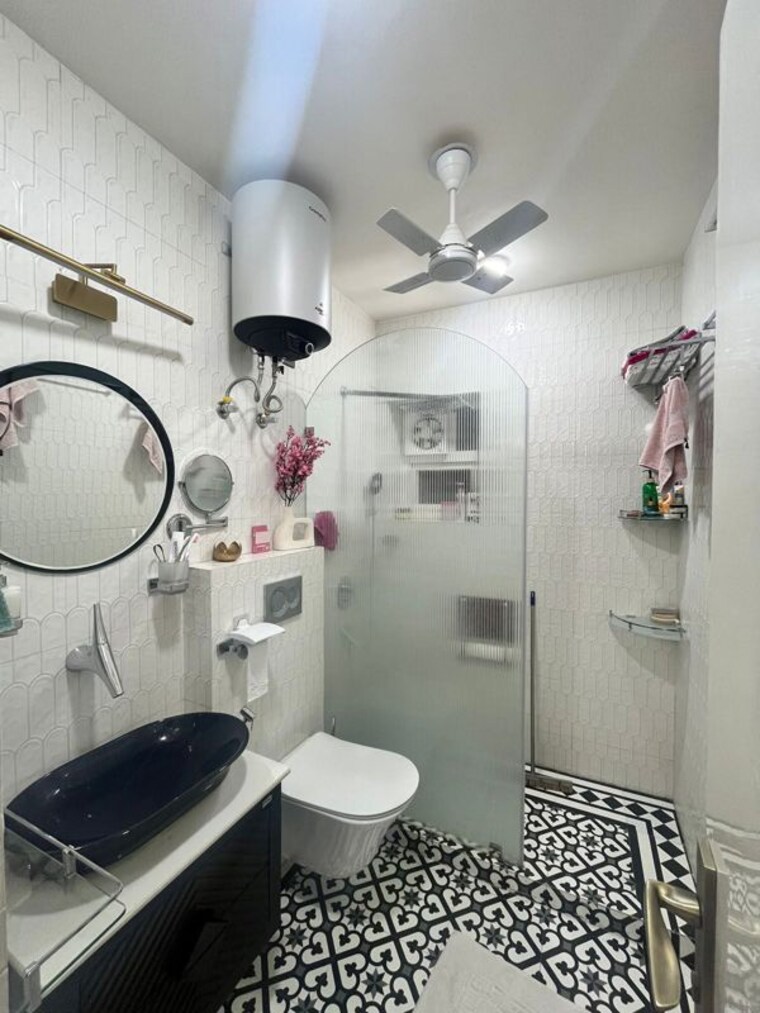 Bathroom, south city 1 2 Bedroom 150 Sq.Yd. Builder Floor In South City 1 Gurgaon 10723634
