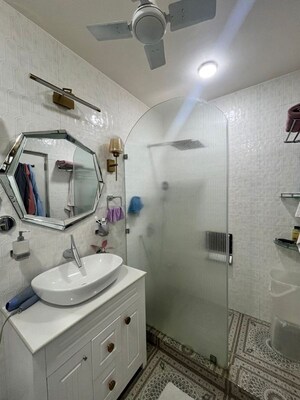 Bathroom in 2 BHK Builder Floor at South City 1 – for Rent