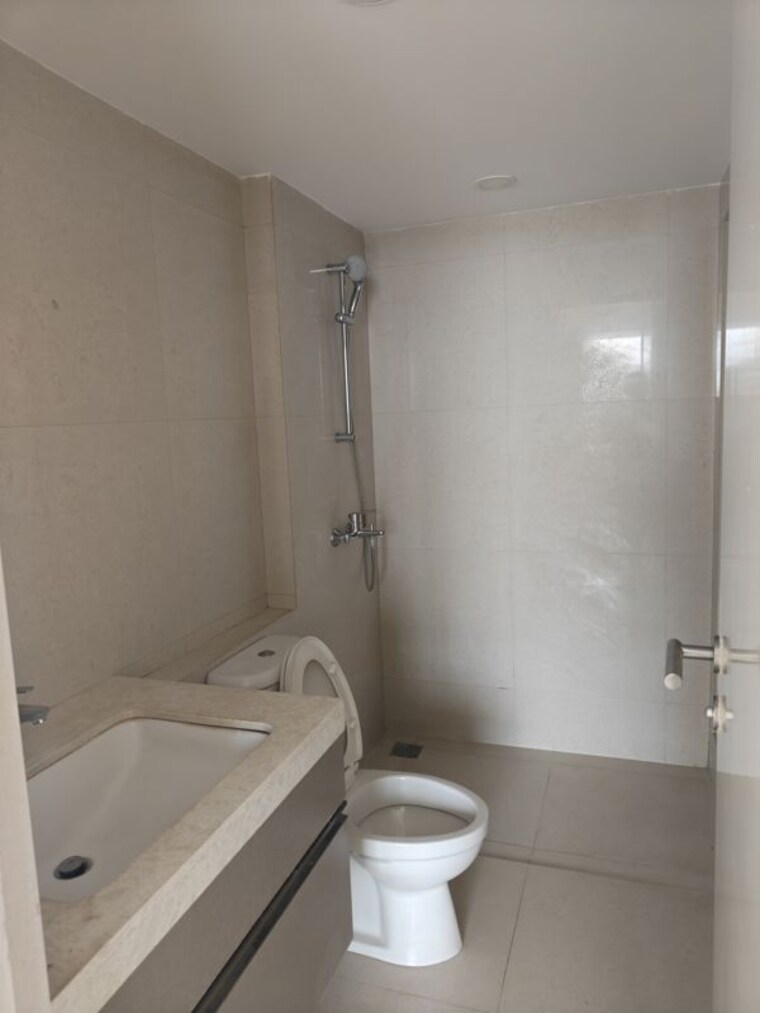 Bathroom, hiranandani-glen-gate 2 Bedroom 1245 Sq.Ft. Apartment In Hebbal Bangalore 10723650