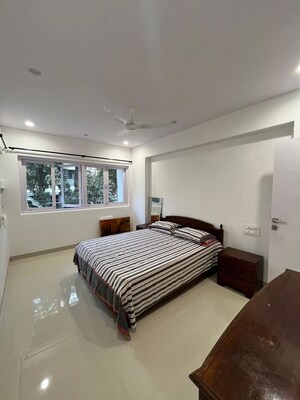 Bedroom in 2 BHK Apartment at Khar Danda – for Rent