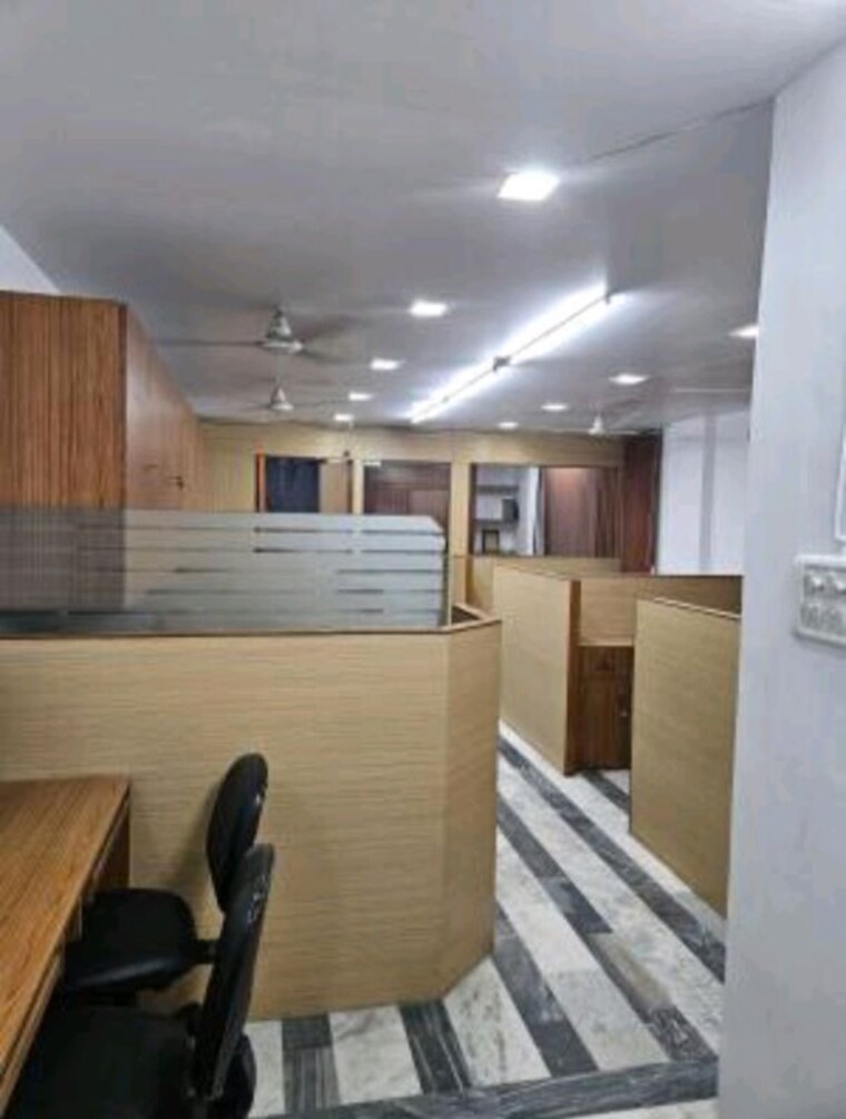 Team Area, hazratganj Commercial Office Space 2431 Sq.Ft. In Hazratganj Lucknow 10723657