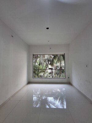 Room in 2 BHK Apartment at Balaji Heights Borivali, Borivali East – for Sale