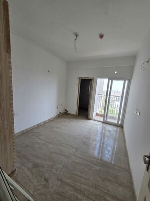 Room in 4 BHK Apartment at Trident Embassy Reso, Sector 1 Greater Noida – for Sale