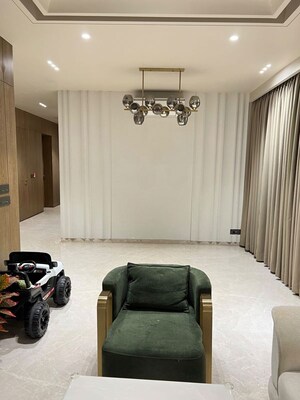 Living Room in 3 BHK Builder Floor at South City 1 – for Rent