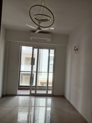 Room in 2 BHK Builder Floor at Smart World Orchard, Sector 61 – for Rent