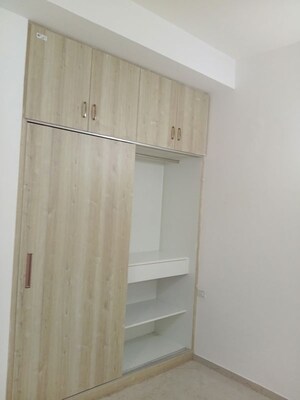 Furnished Amenities in 2 BHK Builder Floor at Smart World Orchard, Sector 61 – for Rent