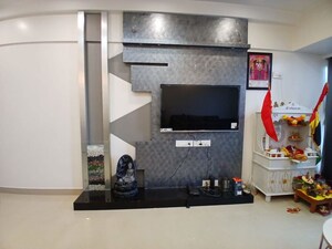 Furnished Amenities in 2 BHK Apartment at Raheja Serenity, Kandivali East – for Rent