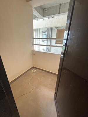 Room in 2 BHK Apartment at Puranik City Reserva, Ghodbunder Road – for Rent