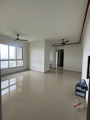 Room in 2 BHK Apartment at Puranik City Reserva, Ghodbunder Road – for Rent