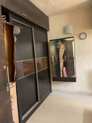 Furnished Amenities in 1 BHK Apartment at Gundecha Sunflower, Kandivali East – for Rent