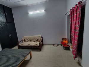 Bedroom in 1.5 BHK Builder Floor at Paarth Aryavart Empire, Aliganj – for Rent