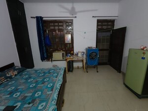 Bedroom in 1.5 BHK Builder Floor at Paarth Aryavart Empire, Aliganj – for Rent