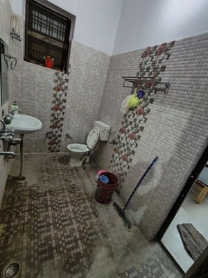 Bathroom in 1.5 BHK Builder Floor at Paarth Aryavart Empire, Aliganj – for Rent