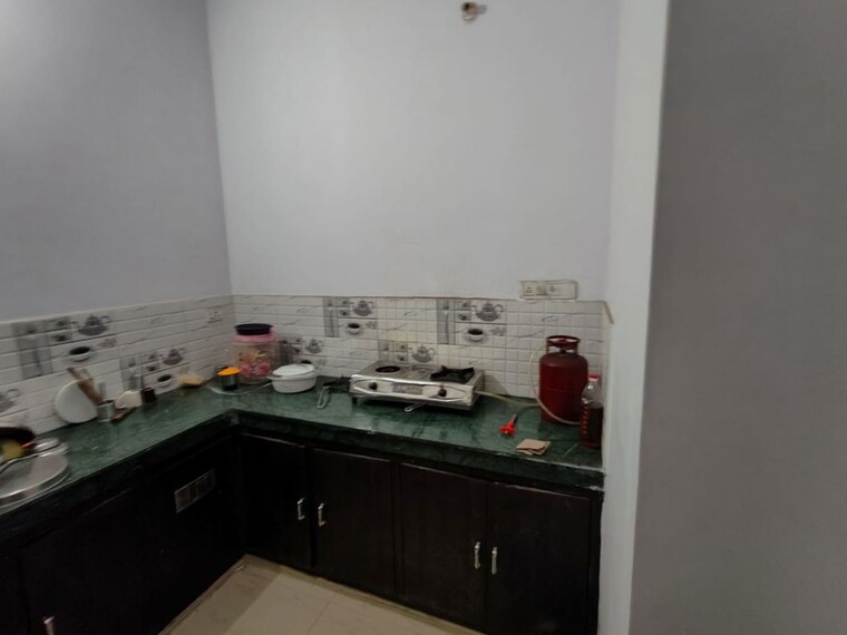 Kitchen, paarth-aryavart-empire 1.5 Bedroom 800 Sq.Ft. Builder Floor In Aliganj Lucknow 10721160