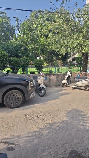 Parking in 4 BHK Independent House at Patel Nagar – for Sale