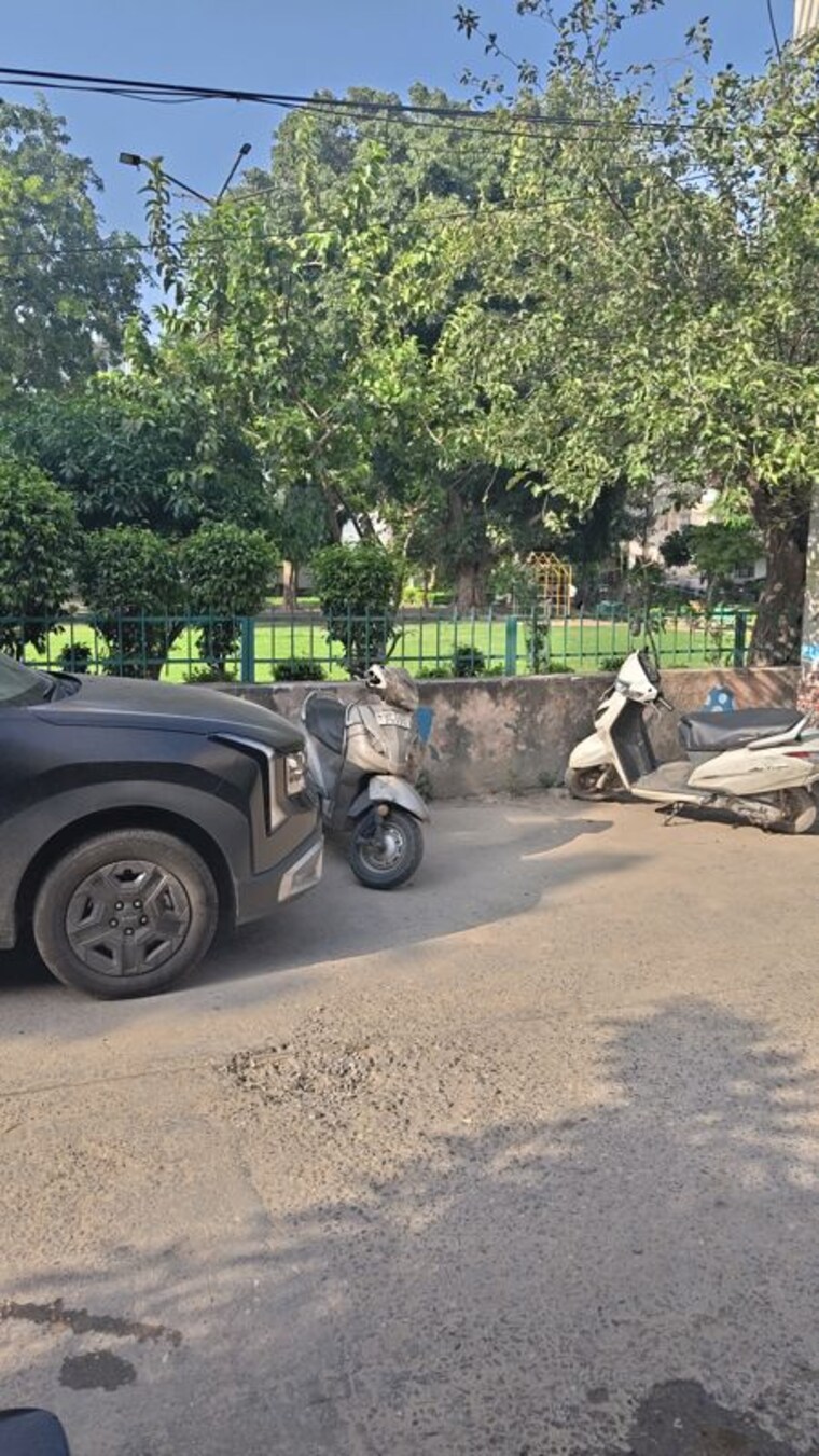  Parking, patel nagar 4 Bedroom 100 Sq.Yd. Independent House In Patel Nagar Ghaziabad 10723720